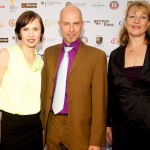 Petra Schuermann (r.) welcomes guest of honor Alina Levshin and Platinum Sponsor Christian Vogt, Deutsche Welle. Photo: Volker Corell.