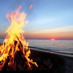 travel easter_Osterfeuer_strand